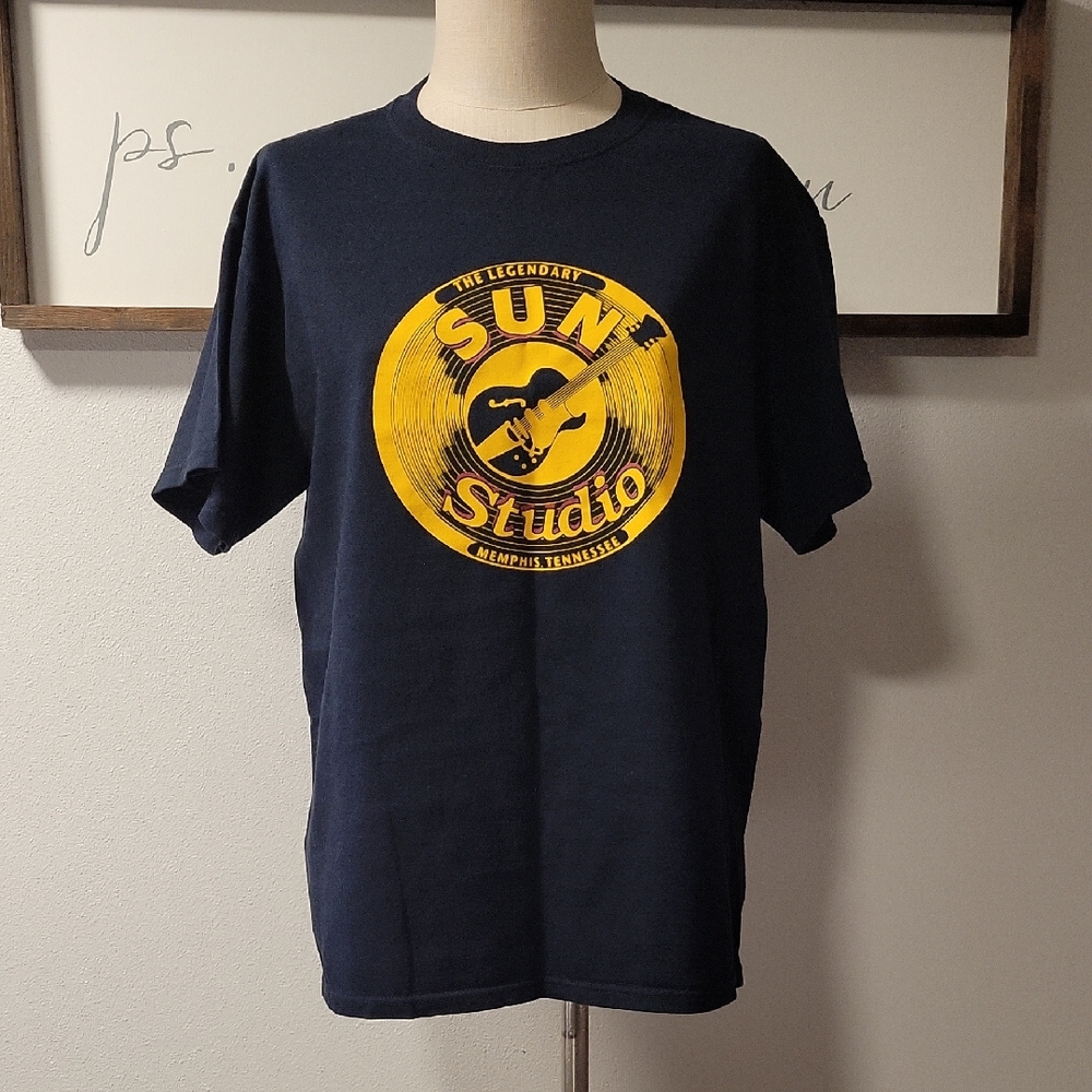 THE LEGENDARY SUN STUDIO, MEMPHIS, TN, Vintage 90s Black and Yellow Graphic Tee